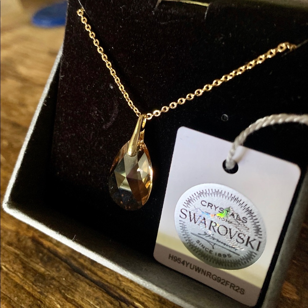 NWT- Last one - NIC & SYD - Swarovski Tear Drop